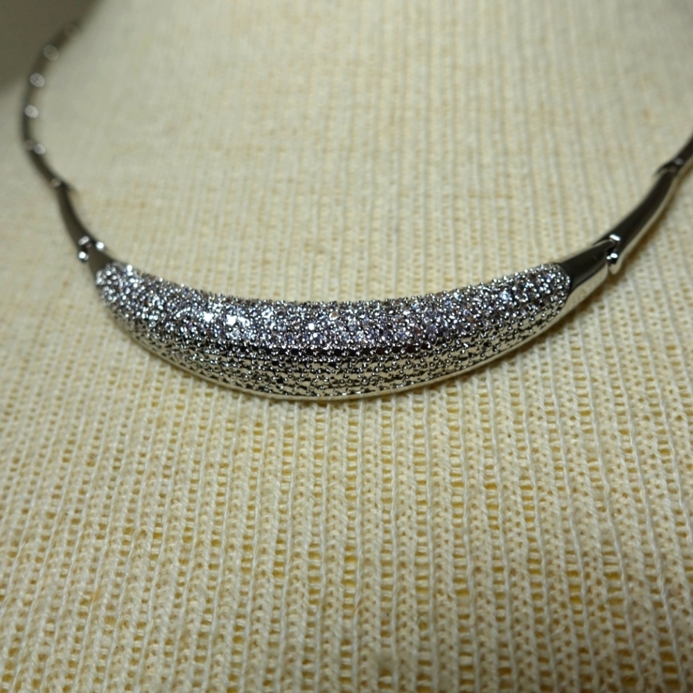 Vintage Silver necklace small diamonds